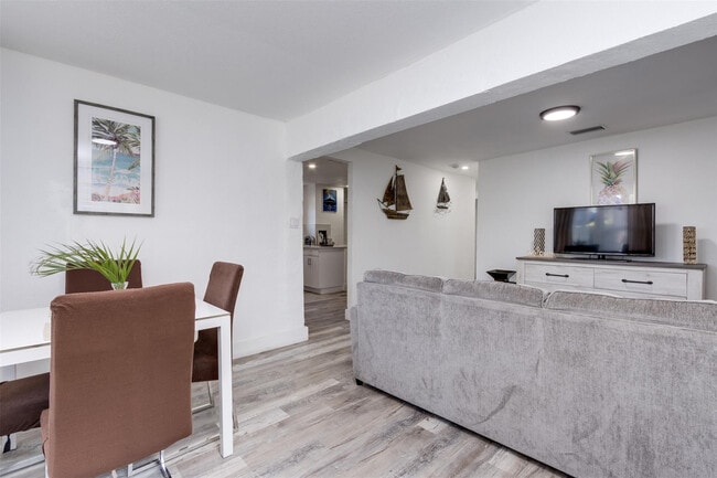 Photo - 508 NW 8th Ave