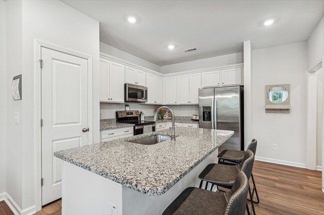 Photo - Hudson at Georgia's Landing