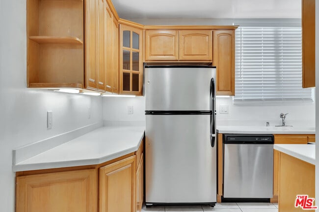 Photo - 432 N Palm Dr Unit 409