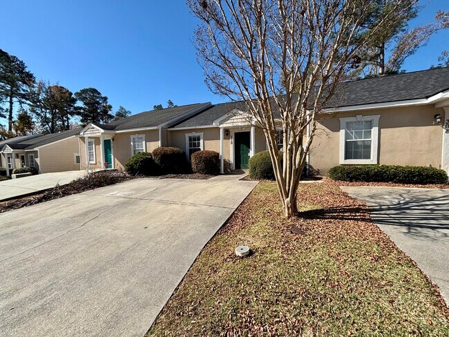 Photo - 310 Evans Lake Way