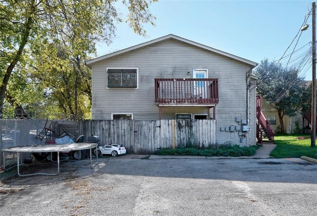 Photo - 823 Taulbee Ln