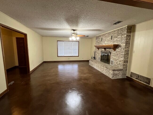 Photo - 1181 NE Acc Rd