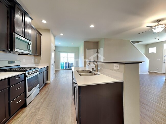 Photo - 945 Riggs Dr E