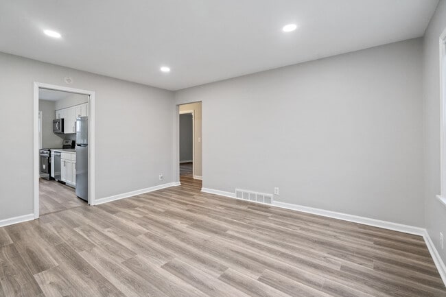 Building Photo - 2912 Abigail Dr Unit 2