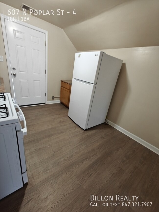 Photo - 607 N Poplar St Unit 4