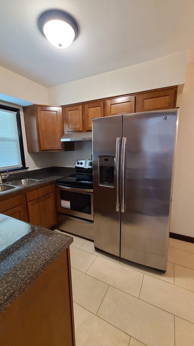 Photo - 303 Woodview Ave Unit 303 Woodview Ave