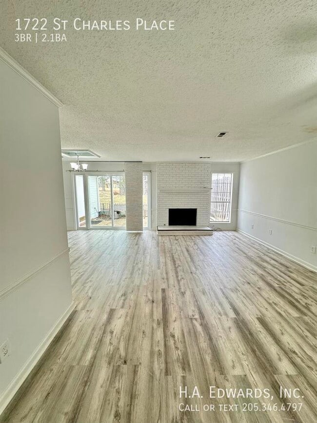 Photo - 1722 St Charles Pl