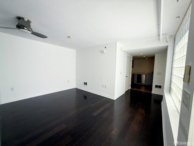 Photo - 555 4th St