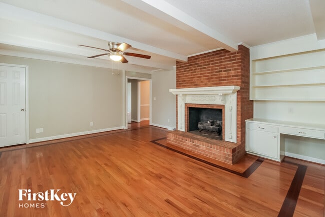 Photo - 535 Drumheller Rd