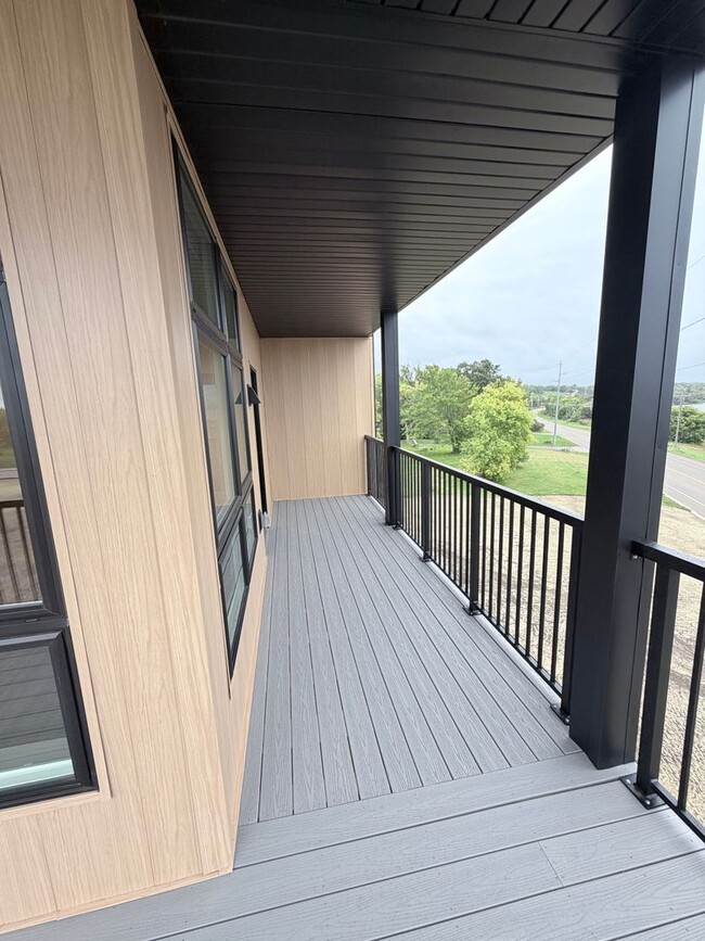 Highland Lakeview Apartments