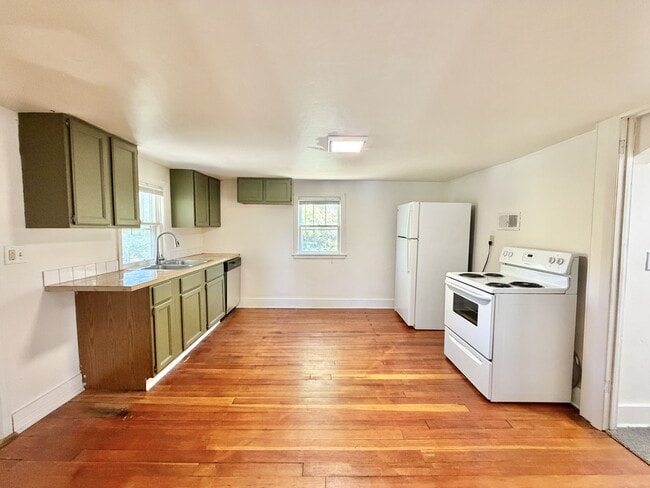 Photo - 1838 Spohn Ave