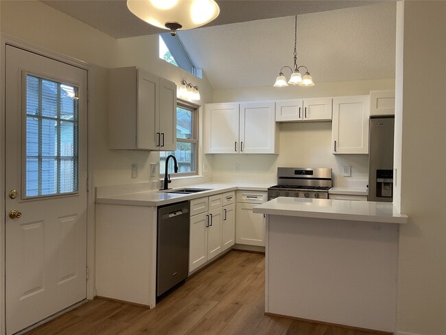 Photo - 28 E Lance Leaf Rd