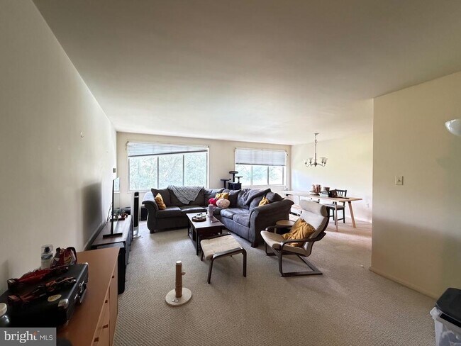 Photo - 10201 Grosvenor Pl Unit 320