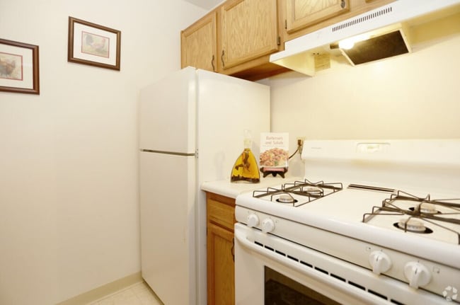 Goldentree Apartments
