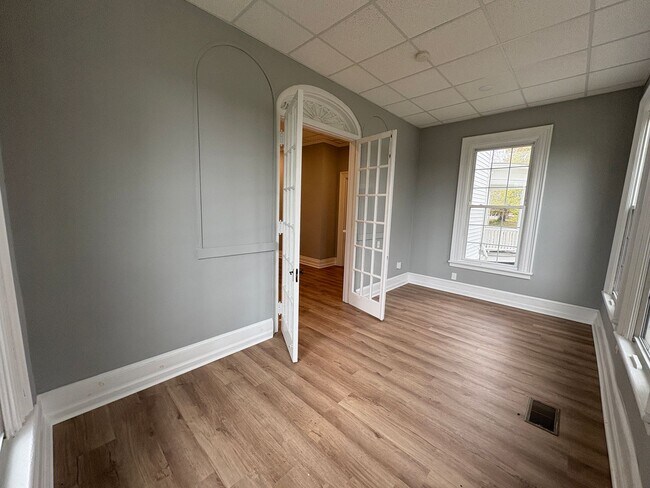 Photo - Spacious apartment in historic house!