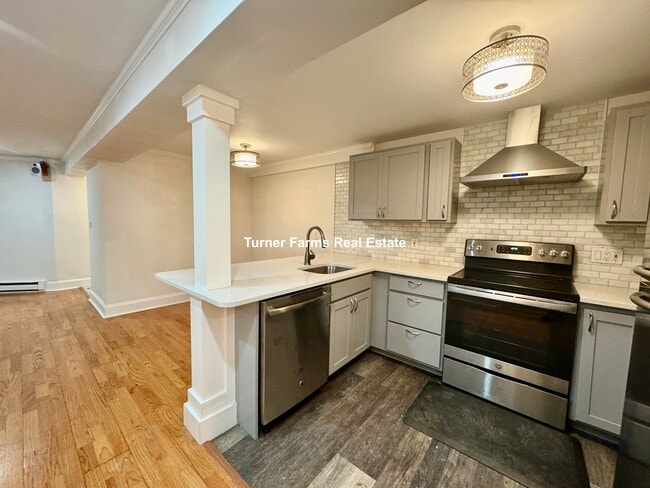 Building Photo - 519 Columbus Ave Unit 1