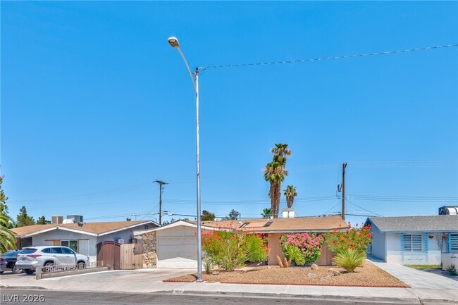 Building Photo - 1824 Saylor Way