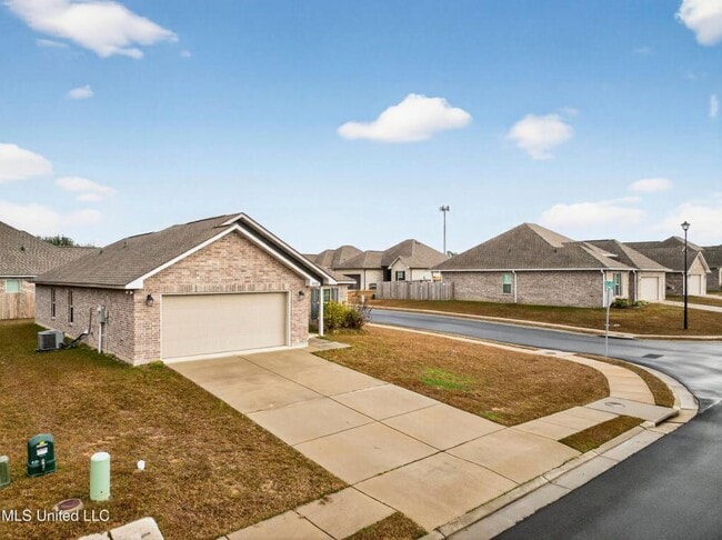 Photo - 18102 Evergreen Dr