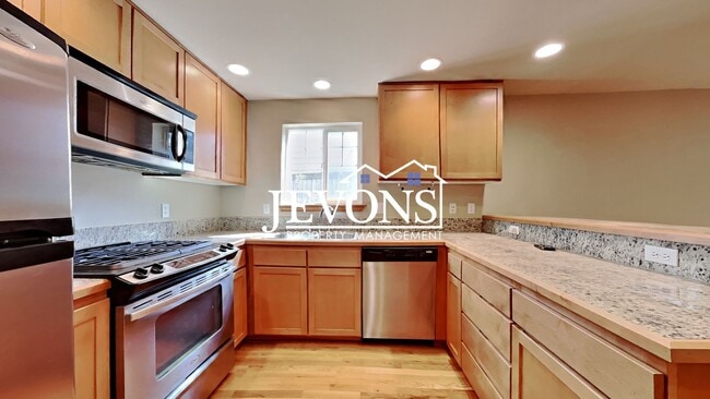 Photo - Charming two-story condo with two master suites - Pet Friendly!