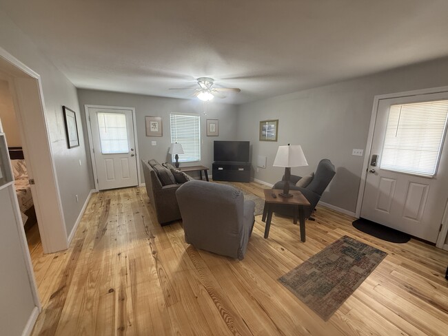 Photo - 80 Redwood Ln