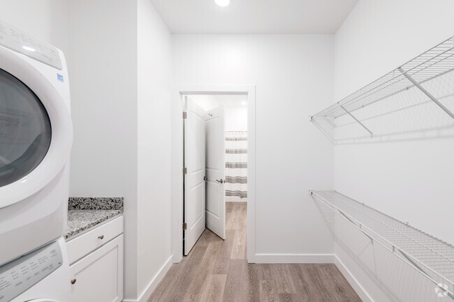 1 BR, 1 BA