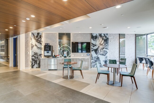 Cafetería con asientos - 5 Points Northshore