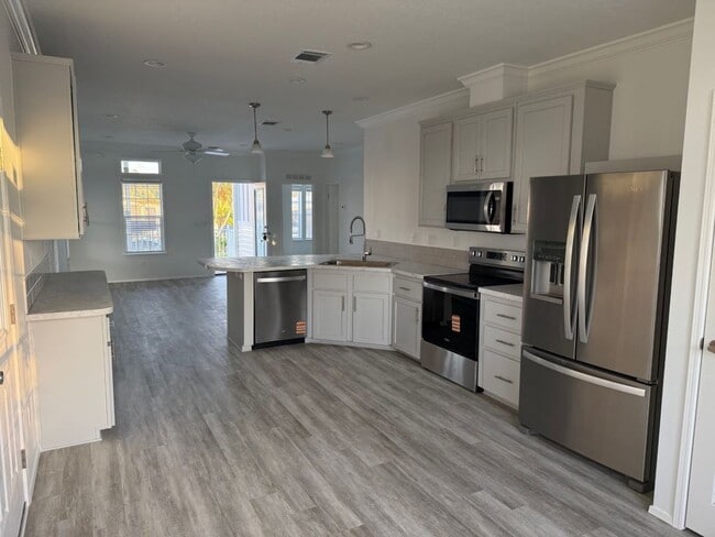 Photo - 362 Tahitian Dr