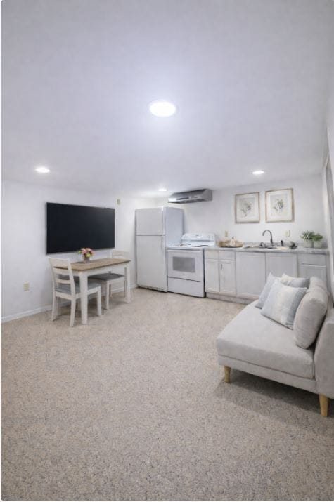 Kitchen-Living Room - 320 E 15th St Unit #2