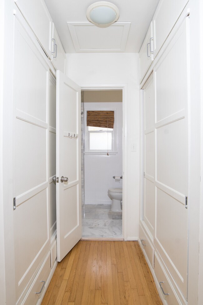 Photo - 3557 Beethoven St