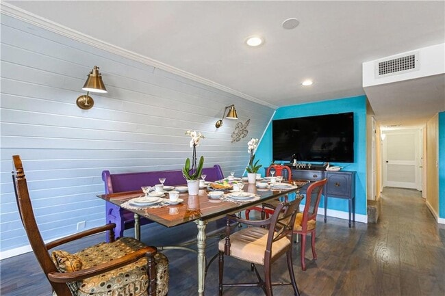 3106 Little Pl