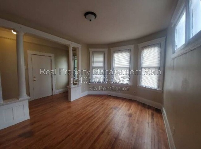 Building Photo - 644 E Ferry St Unit 2e