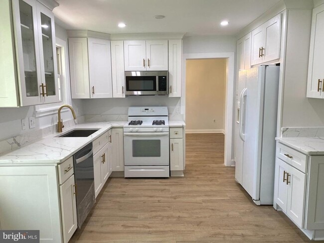 Photo - 5617 Eastbourne Dr