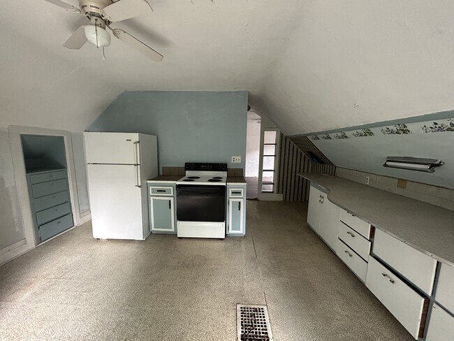 Photo - 110 S Blair St