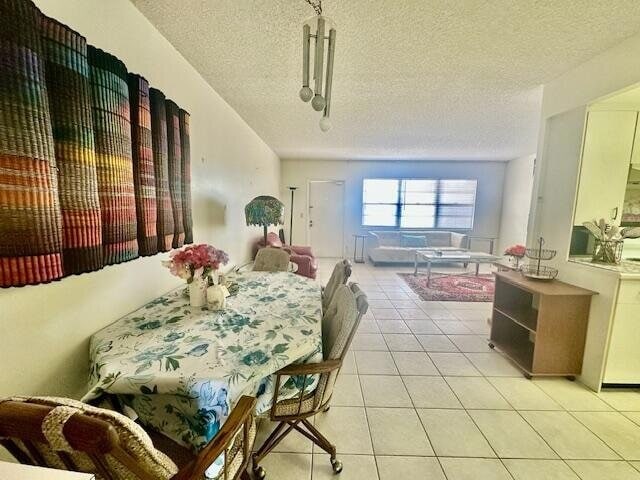 Photo - 4014 Newcastle A