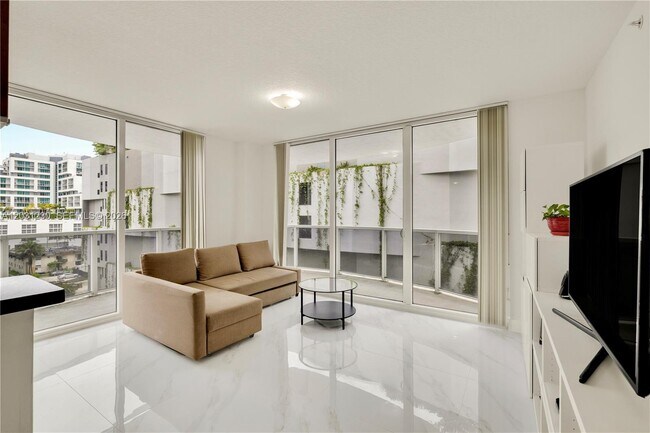 Building Photo - 601 NE 23rd St Unit 706
