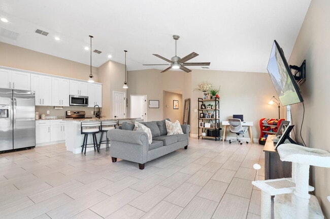 Photo - 2940 Beal St