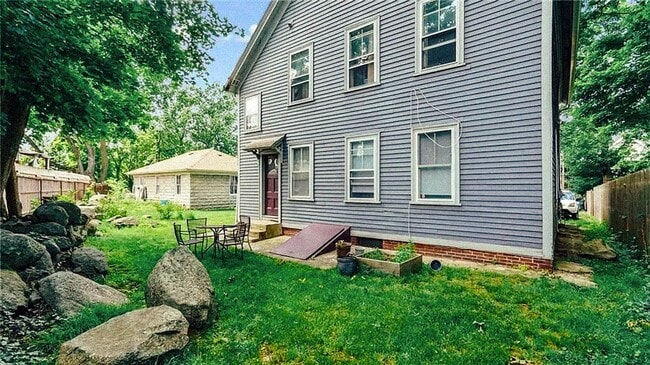 Photo - 49 Hillside Ave Unit 2R