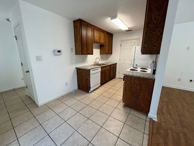Photo - 1742 Eli Pl Unit A