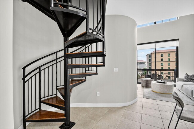Photo - 801 S Olive Ave Unidad 408