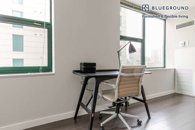 Photo - 77 W Huron St Unidad SI FL9-ID1217