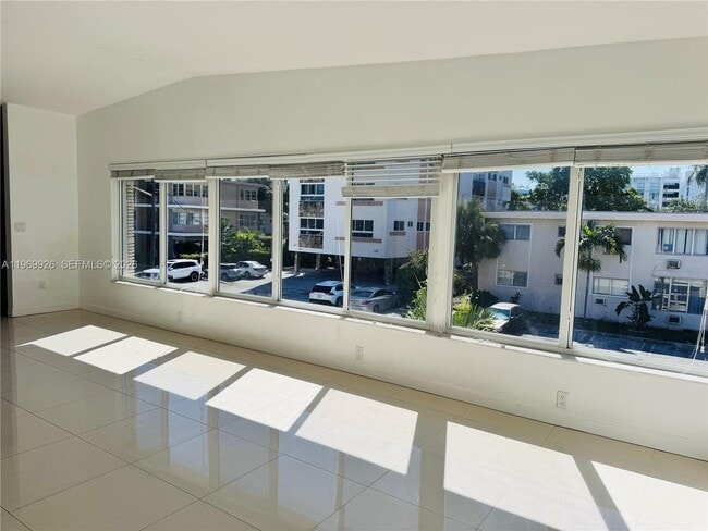 Photo - 1035 94th St Unidad 4