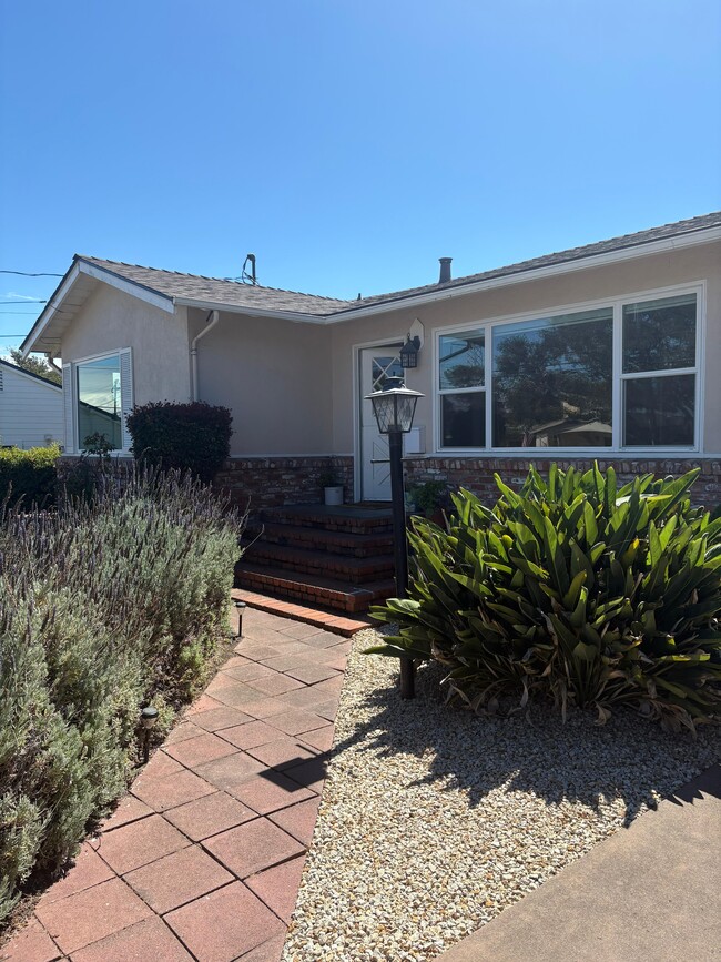 1000 Portola Dr