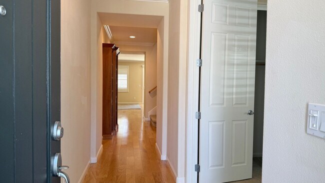 Photo - 304 Karelian St