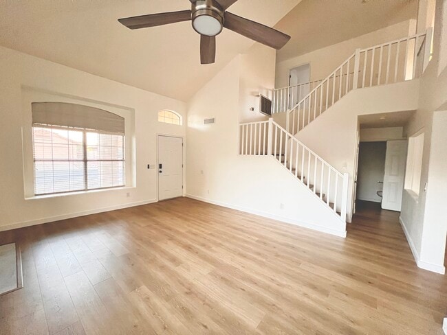 Photo - 2560 N Lindsay Rd