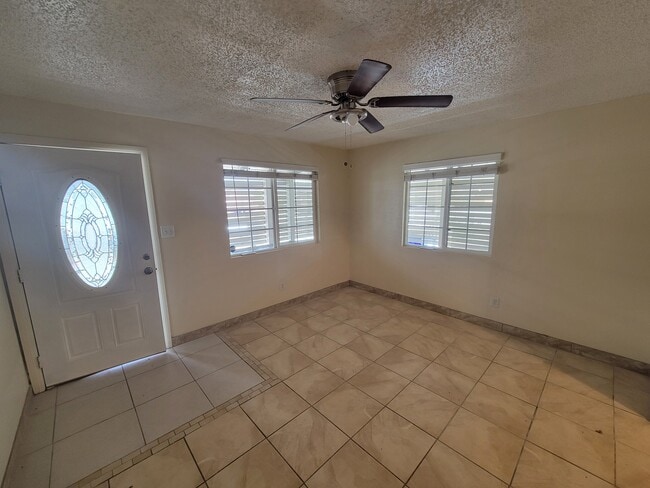 6614 Tamarisk Ave Unidad 1