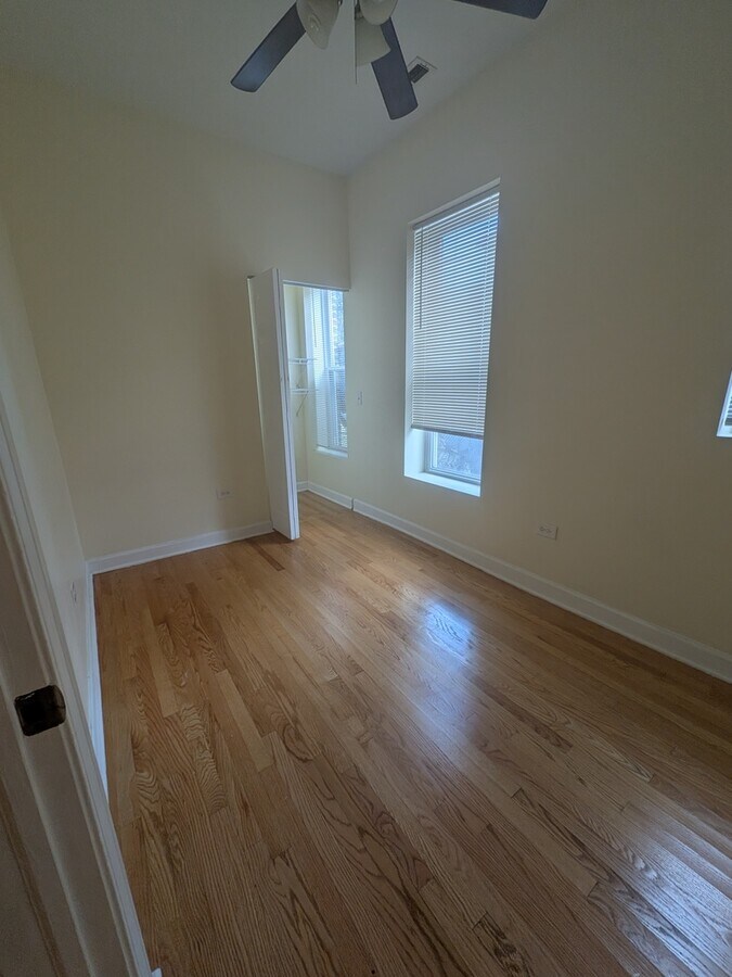 Photo - 5031 S Hermitage Ave