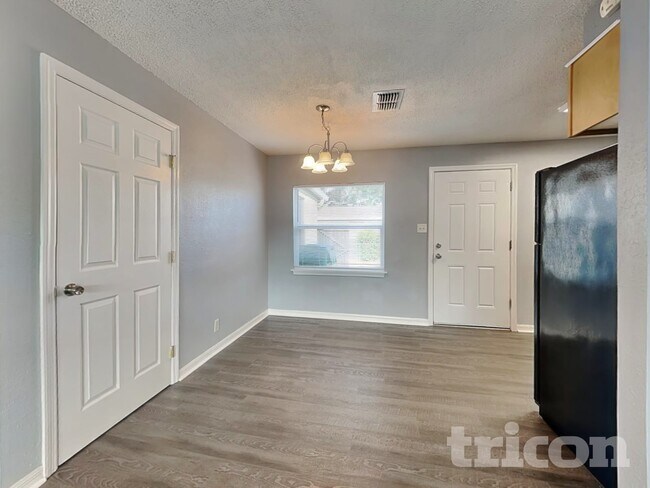 Photo - 4118 W La Salle St