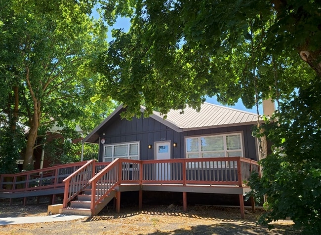 Photo - 607 N Ruby St Unit 2