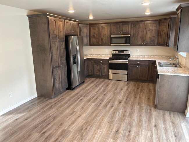 Photo - 601 13th St Apartment Unit B