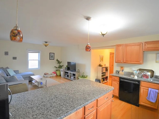 Photo - 345 Market St Unit 2